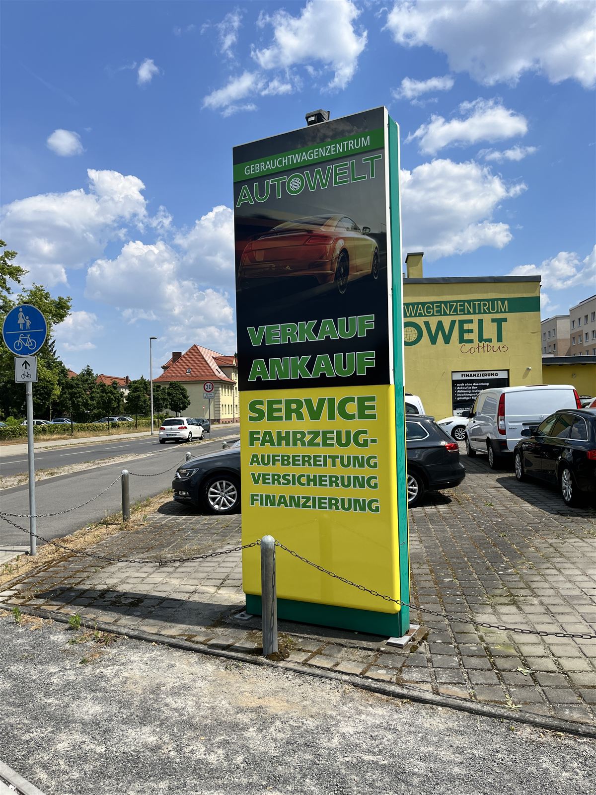 Autowelt Sandow – Werbepylon