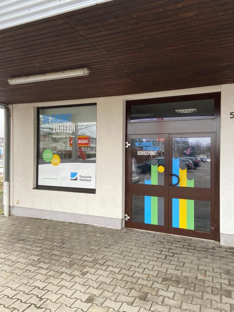 Deutsche Glasfaser – Schaufensterbeschriftung