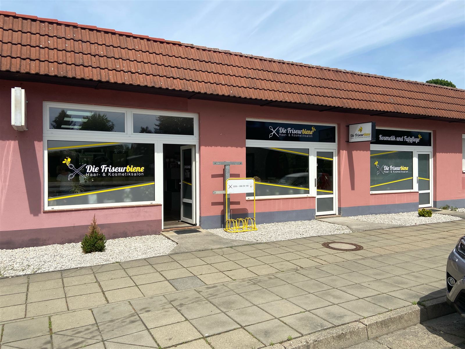 Die Friseurbiene – Schaufensterbeschriftung