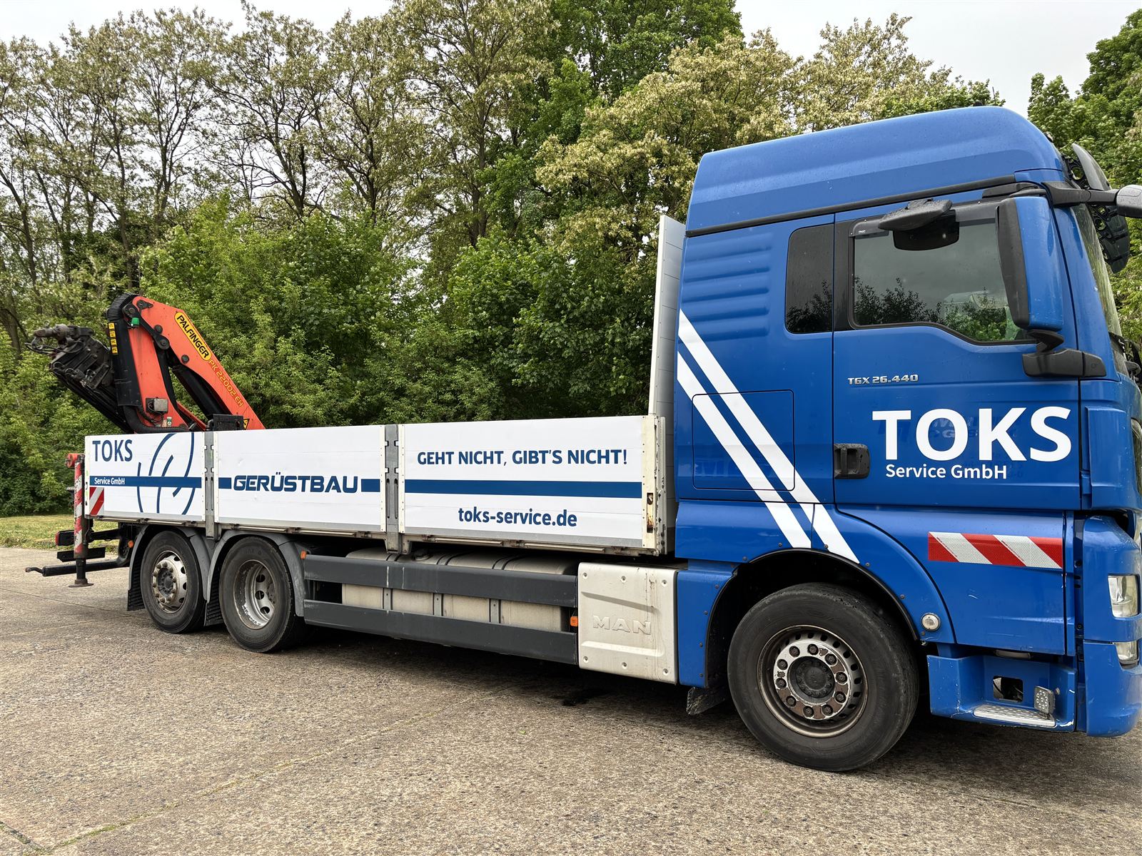 TOKS Service GmbH – LKW-Beschriftung Gerüstbau